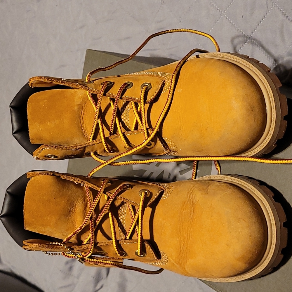 Timberlands - Picture 1 of 5